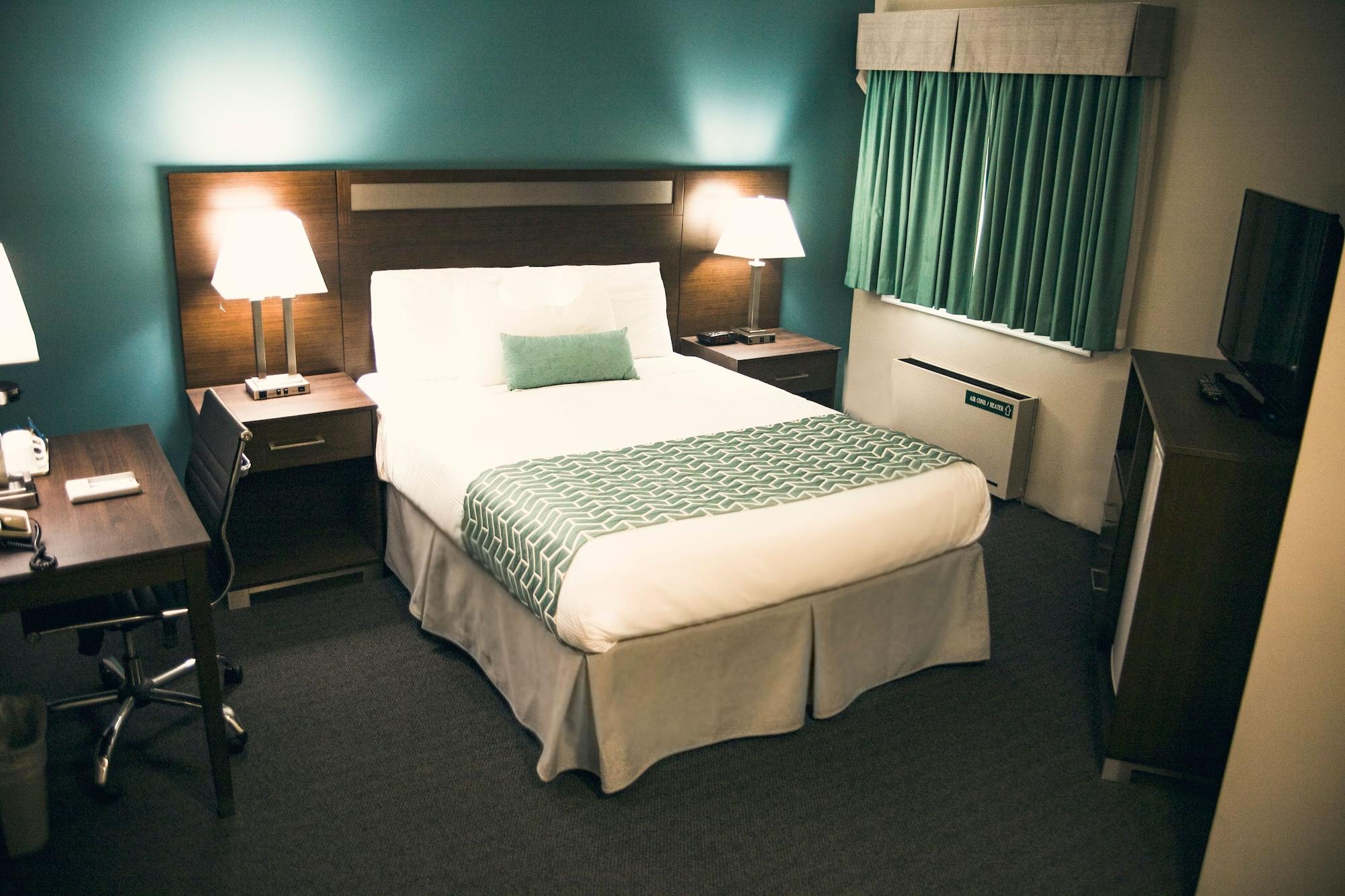 รามาดา บาย วินด์แฮม เควสเนล Hotel ภายนอก รูปภาพ