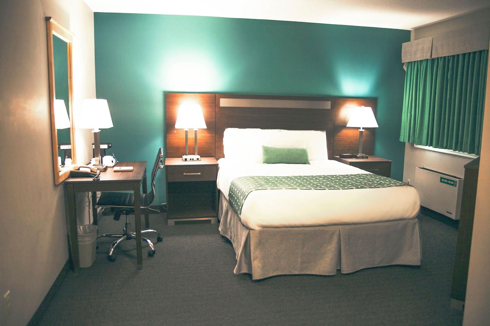 รามาดา บาย วินด์แฮม เควสเนล Hotel ภายนอก รูปภาพ