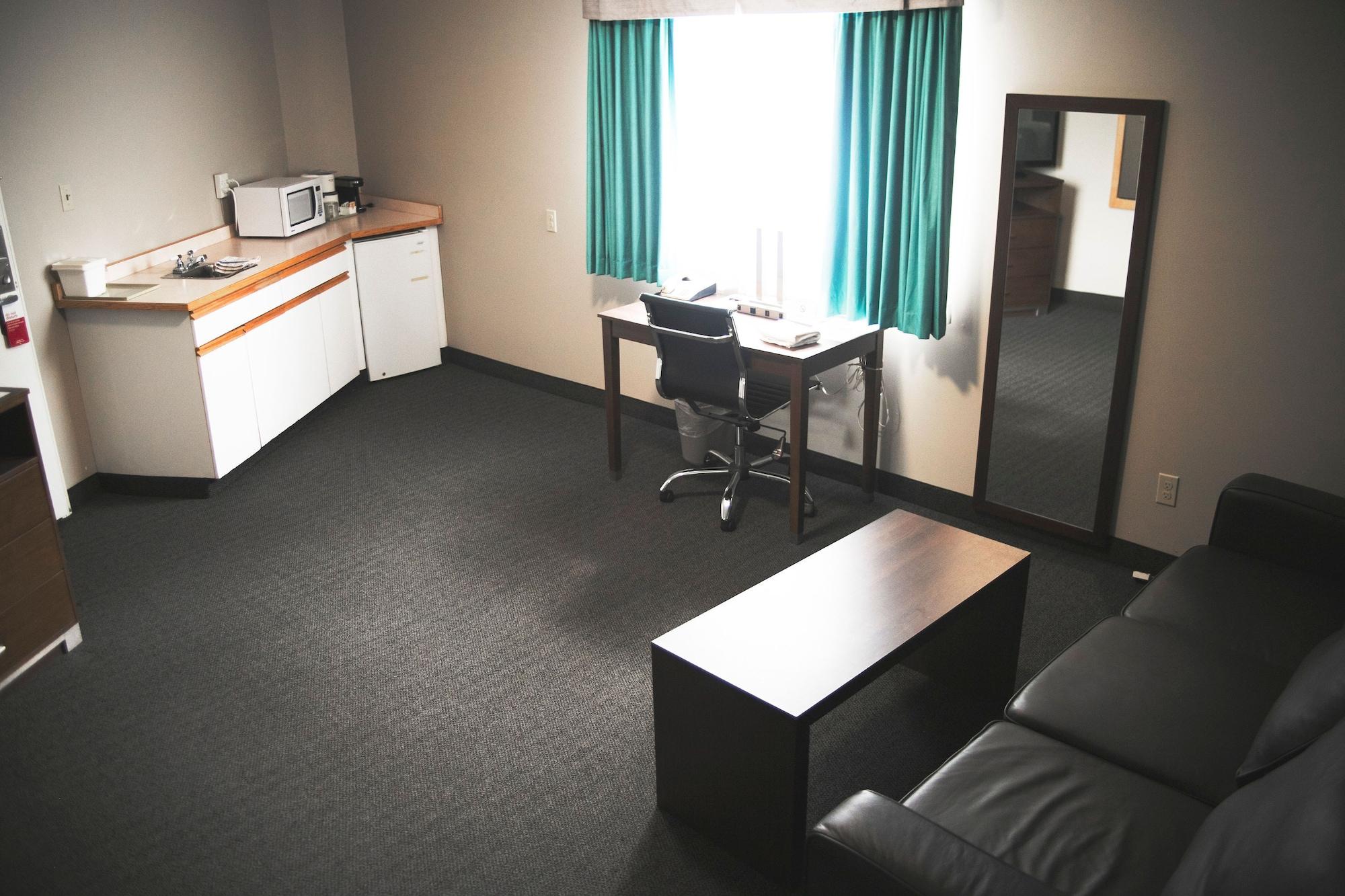 รามาดา บาย วินด์แฮม เควสเนล Hotel ภายนอก รูปภาพ